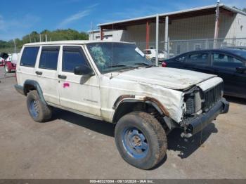  Salvage Jeep Cherokee