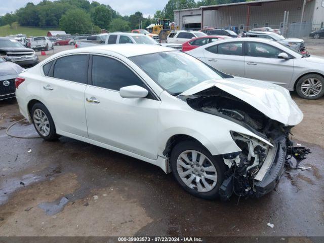  Salvage Nissan Altima