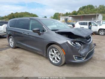  Salvage Chrysler Pacifica