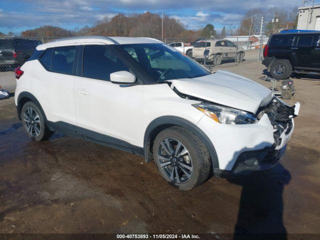  Salvage Nissan Kicks