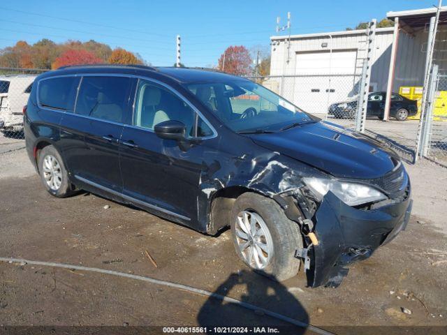  Salvage Chrysler Pacifica