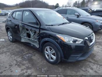  Salvage Nissan Kicks