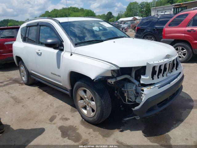  Salvage Jeep Compass