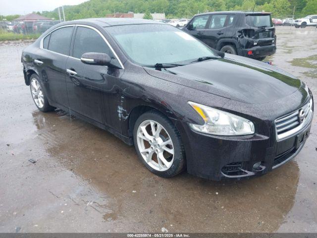  Salvage Nissan Maxima