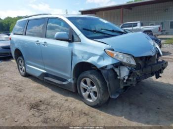  Salvage Toyota Sienna