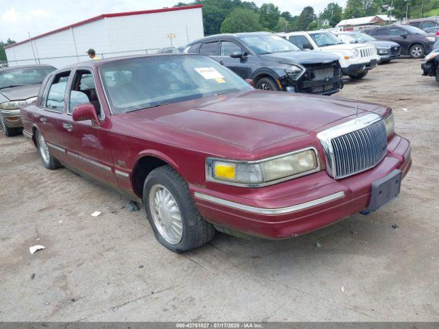  Salvage Lincoln Towncar