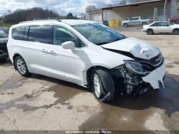  Salvage Chrysler Pacifica