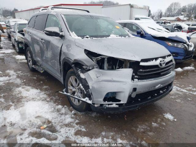  Salvage Toyota Highlander