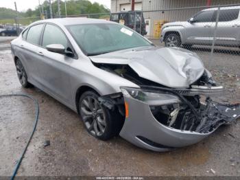  Salvage Chrysler 200