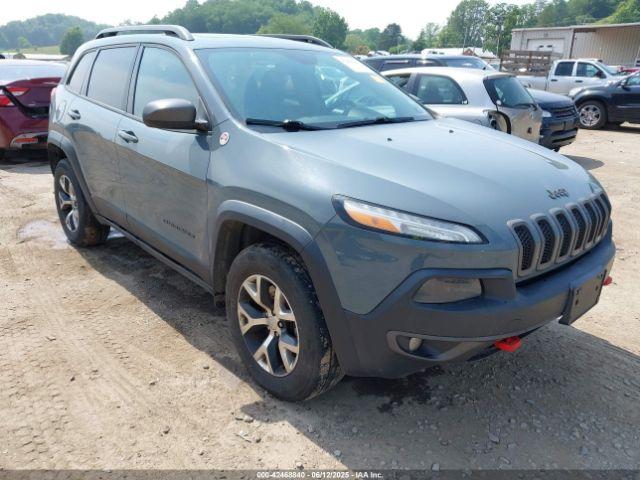  Salvage Jeep Cherokee