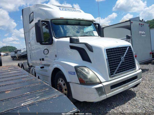  Salvage Volvo Vn