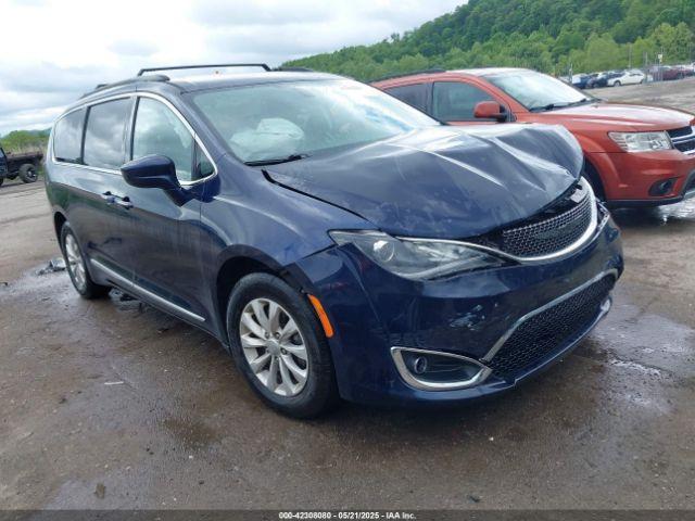  Salvage Chrysler Pacifica