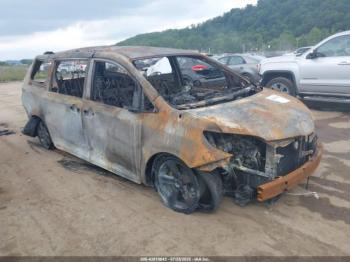  Salvage Toyota Sienna