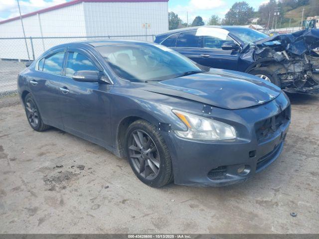  Salvage Nissan Maxima