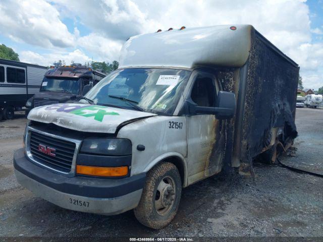  Salvage General Motors Savana Cutaway