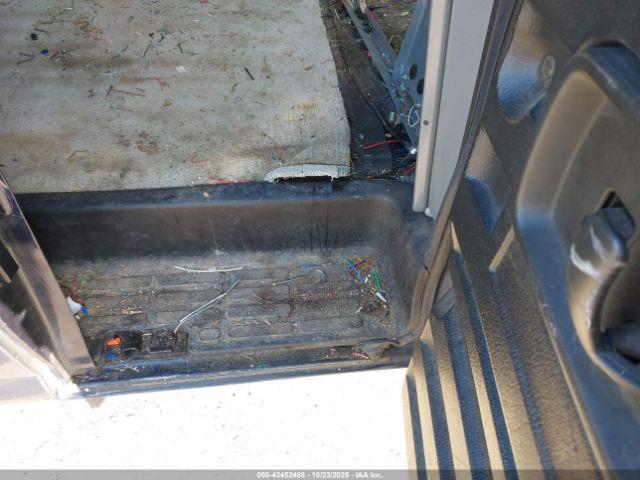 Chevrolet Express Rwd 2500 Regular Wheelbase Wt Image 11