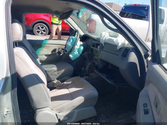 Toyota Tacoma Image 4