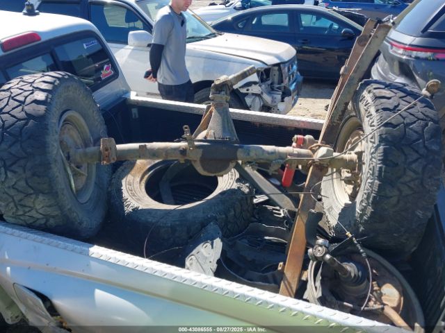 Toyota Tacoma Image 14