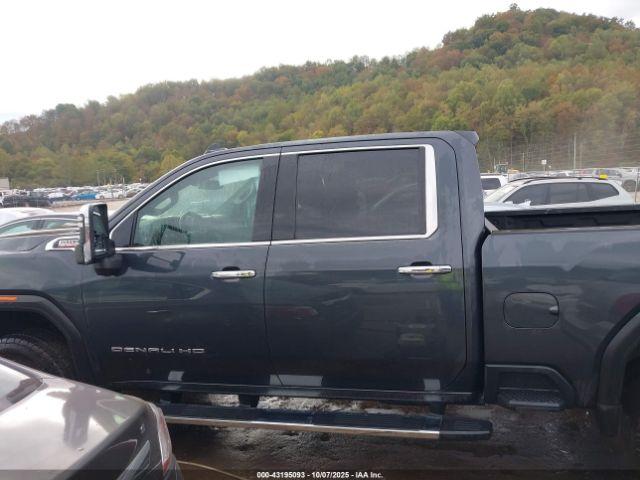 General Motors Sierra 2500HD 4wd  Standard Bed Denali Image 12