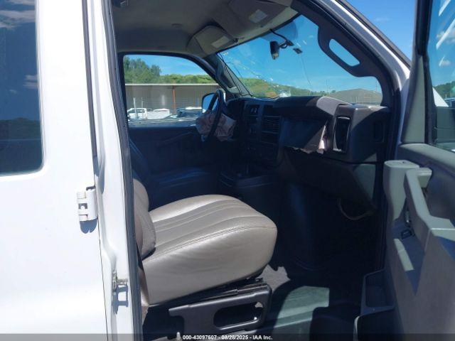 Chevrolet Express Work Van Image 5