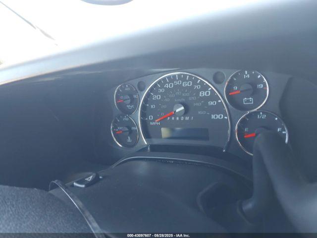 Chevrolet Express Work Van Image 3