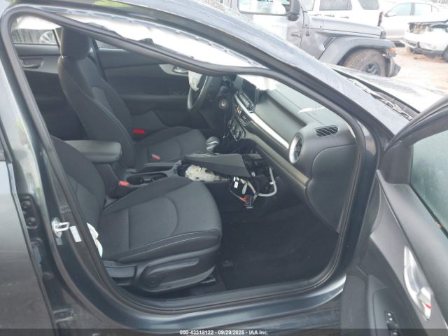 Kia Forte Lxs Image 17