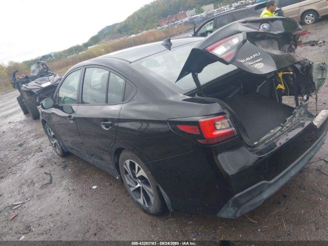 Subaru Legacy Premium Image 3