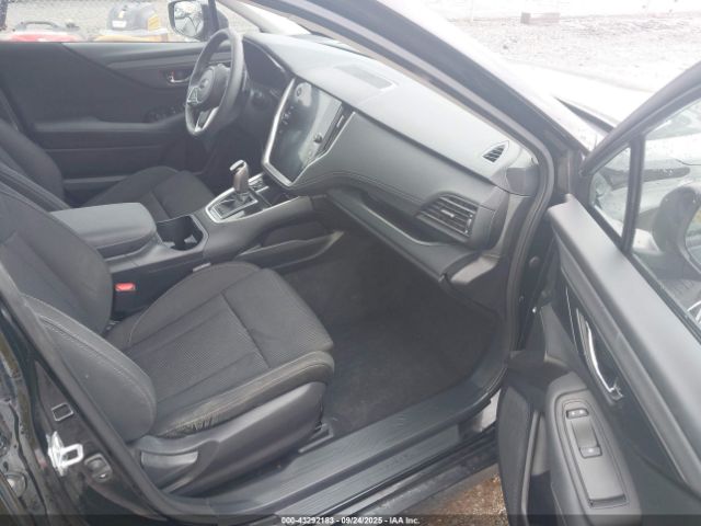 Subaru Legacy Premium Image 15