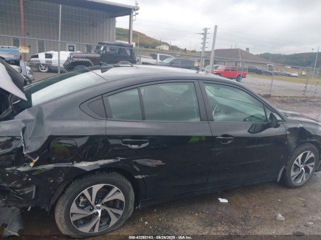 Subaru Legacy Premium Image 2