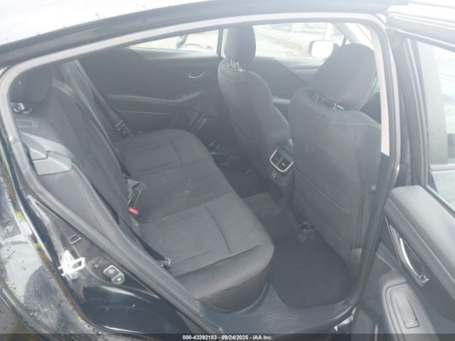 Subaru Legacy Premium Image 5