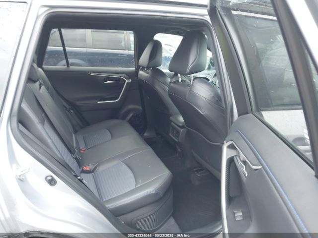 Toyota RAV4 Xse Image 2