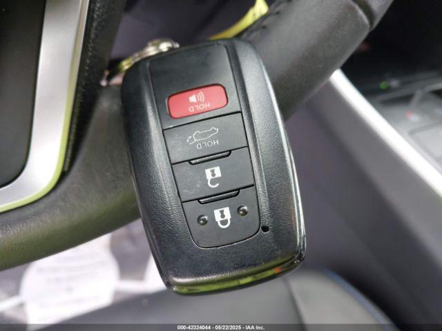 Toyota RAV4 Xse Image 17