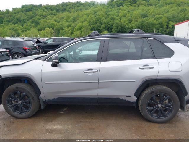 Toyota RAV4 Xse Image 16