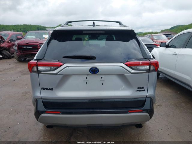 Toyota RAV4 Xse Image 4