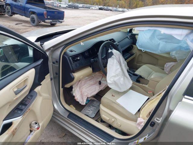 Toyota Camry Le Image 16