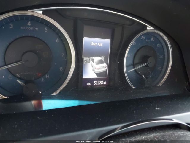 Toyota Camry Le Image 8