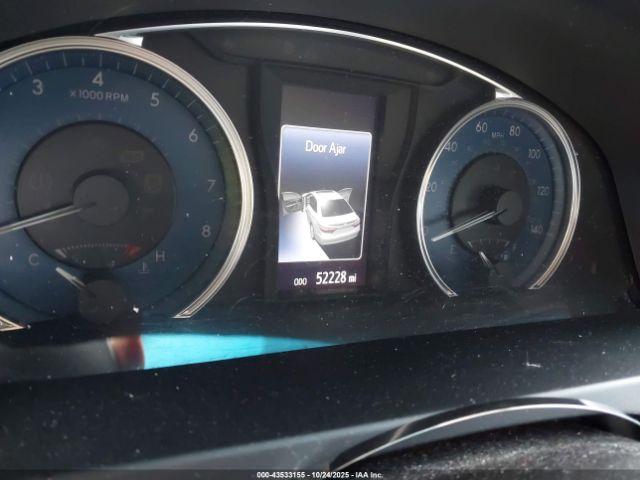 Toyota Camry Le Image 8