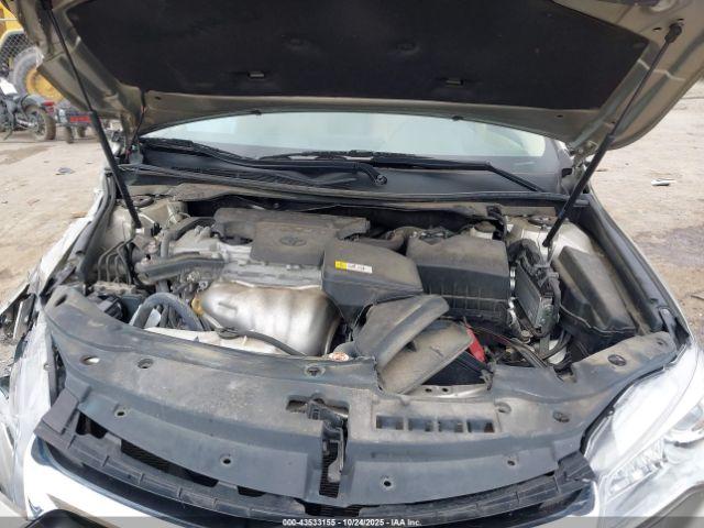 Toyota Camry Le Image 10