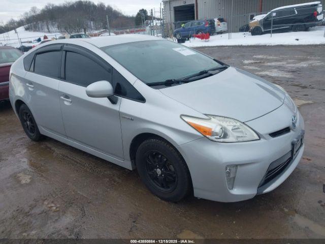  Salvage Toyota Prius