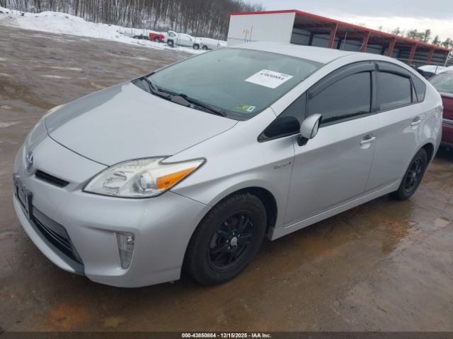 Toyota Prius Two Image 10