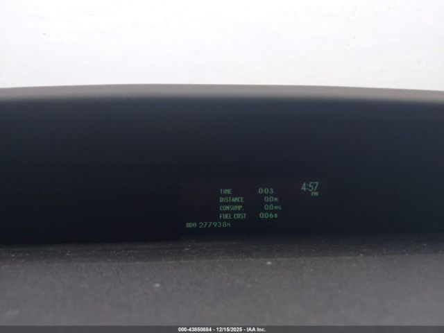 Toyota Prius Two Image 13