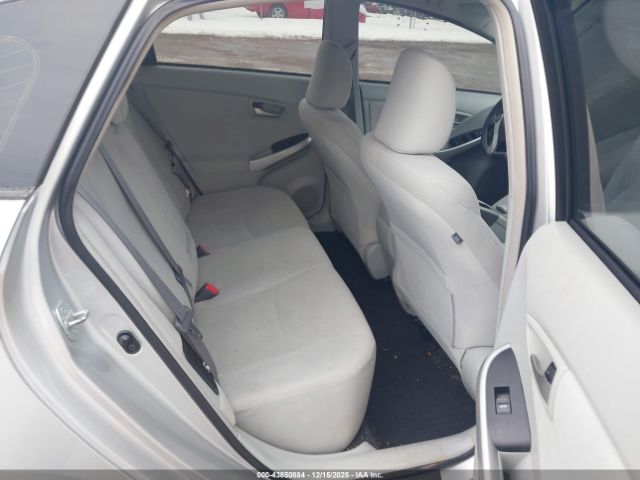 Toyota Prius Two Image 14