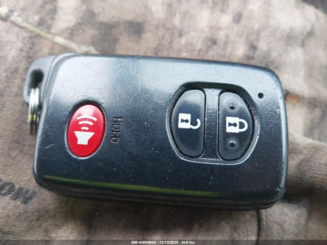 Toyota Prius Two Image 5