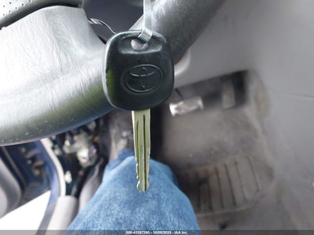 Toyota Corolla Ce Image 11