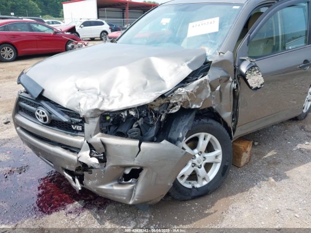 Toyota RAV4 Base V6 Image 2