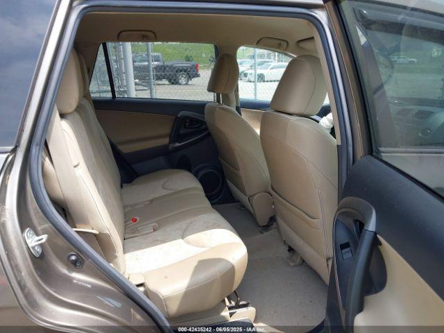 Toyota RAV4 Base V6 Image 9