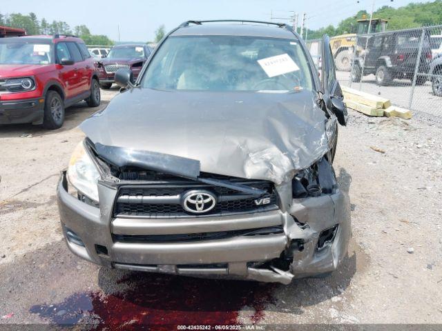 Toyota RAV4 Base V6 Image 3