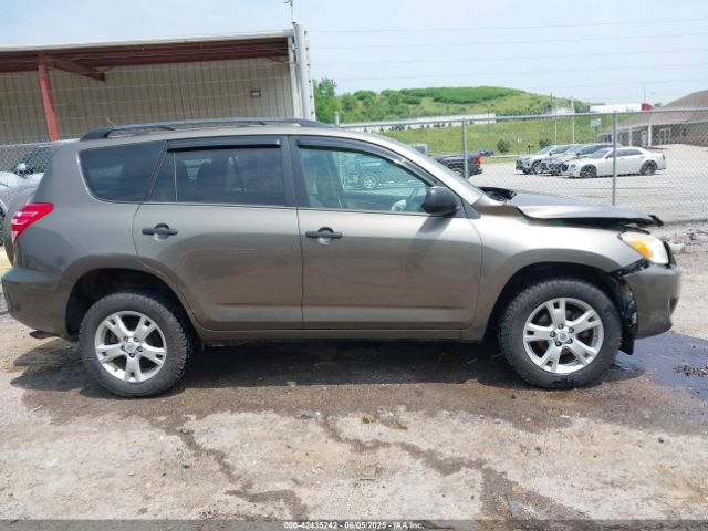 Toyota RAV4 Base V6 Image 13