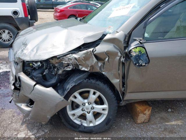 Toyota RAV4 Base V6 Image 14