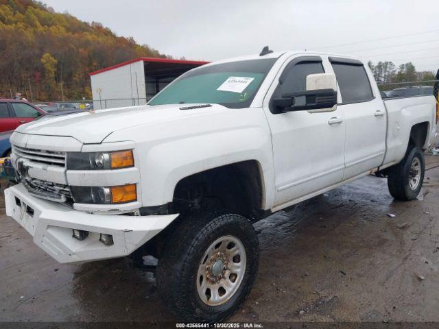 Chevrolet Silverado 2500 Lt Image 2